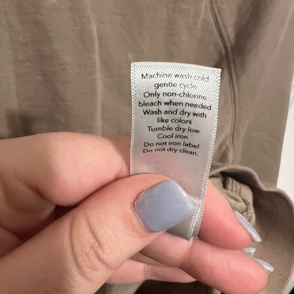 Athleta Workout Top Size Medium - image 4